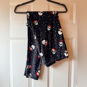 TC2 LuLaRoe Black Leggings with Red and White Holiday Aliens